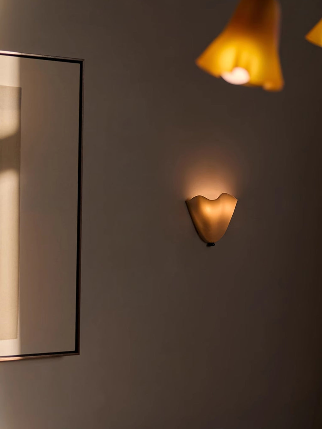 Lustra Lampe Murale Élégante aux Courbes Douces