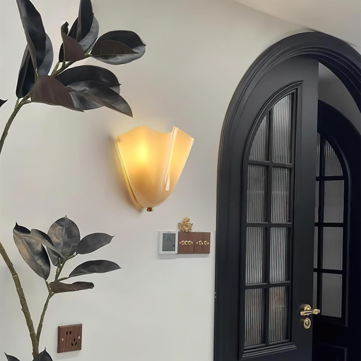 Elara Applique Murale Élégante en Verre