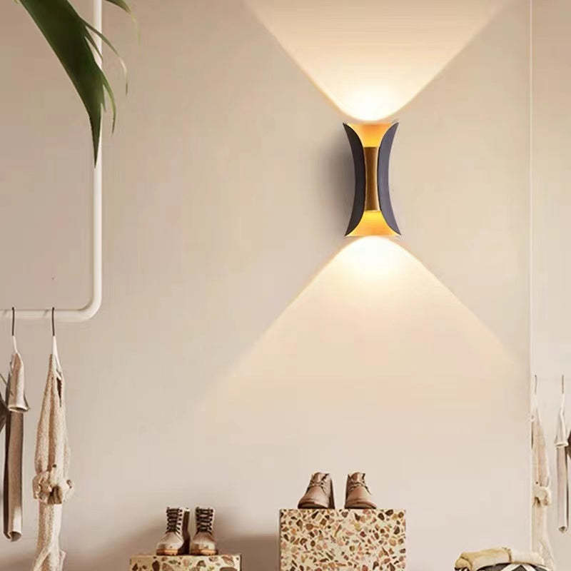 Noxel Applique Murale Simple Noir/Blanc/Or. Cour